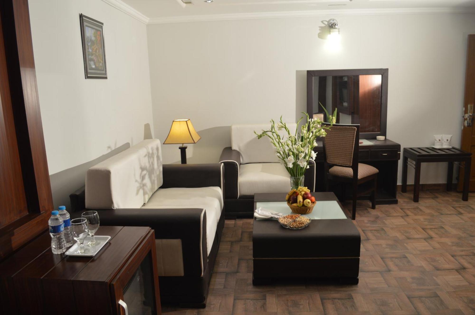Fort Continental Hotel Peshawar Eksteriør billede