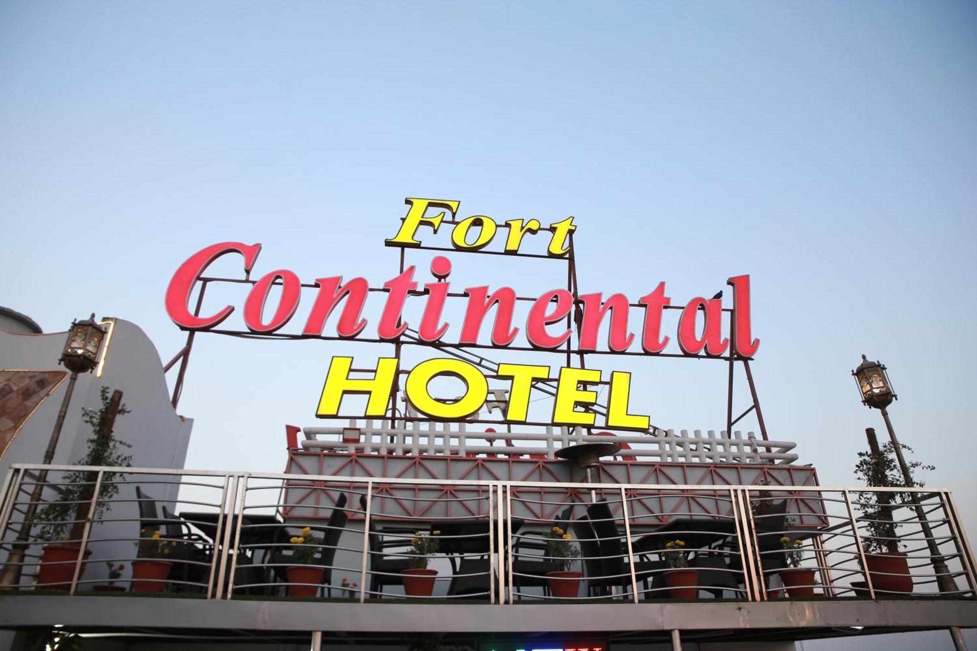 Fort Continental Hotel Peshawar Eksteriør billede